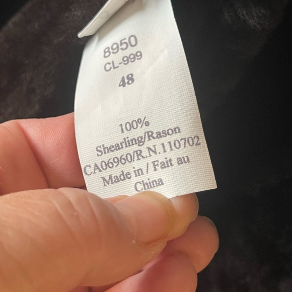 Genuine shearling men’s jacket..very warm! Hardly warn! Fits size 48. - Picture 6 of 7